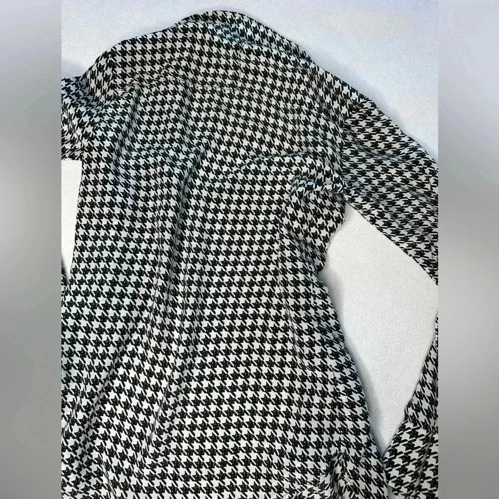 Babaton silk button up  blouse - Picture 2 of 5